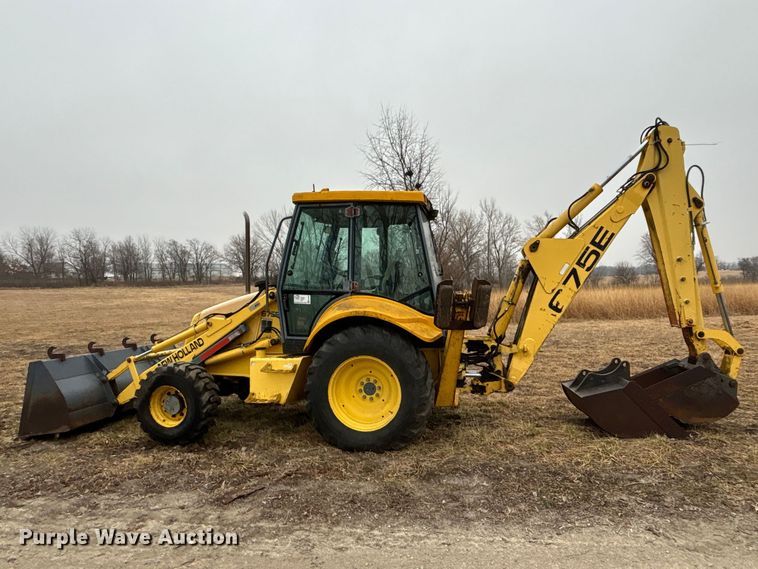 image for item EA4494 2000 New Holland 675E backhoe