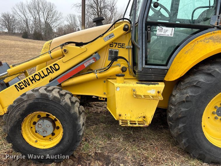 image for item EA4494 2000 New Holland 675E backhoe