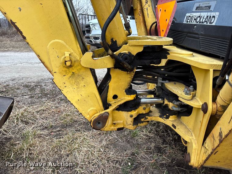 image for item EA4494 2000 New Holland 675E backhoe