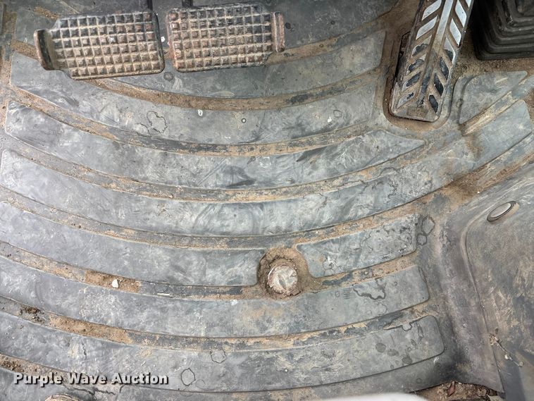 image for item EA4494 2000 New Holland 675E backhoe