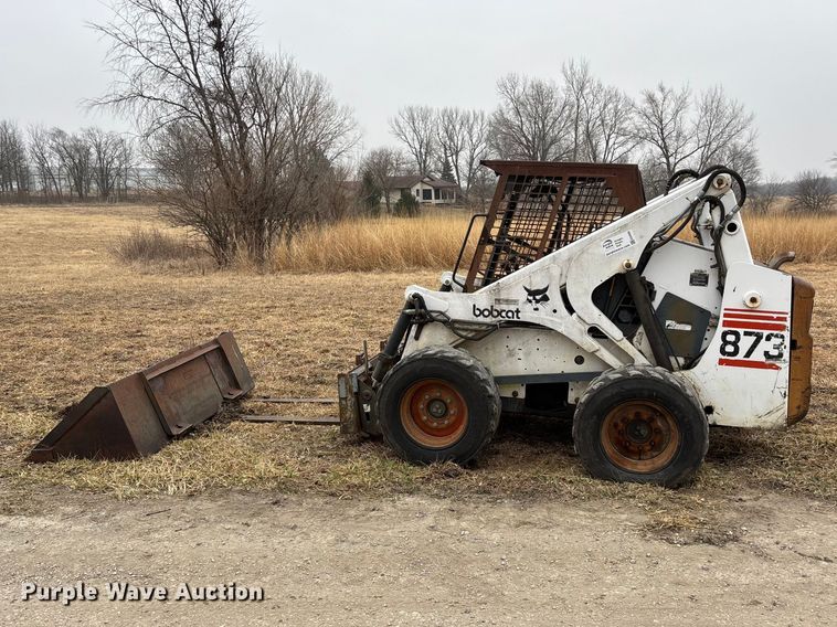image for item EA4495 1999 Bobcat 873 skid steer loader