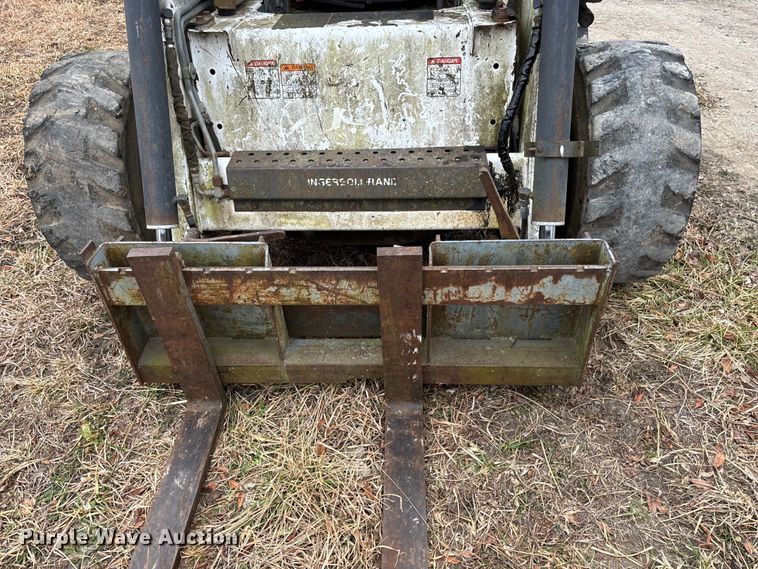 image for item EA4495 1999 Bobcat 873 skid steer loader