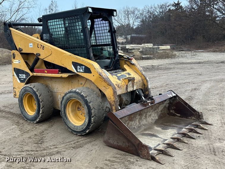 image for item EA4504 2008 Caterpillar 252B2 skid steer loader