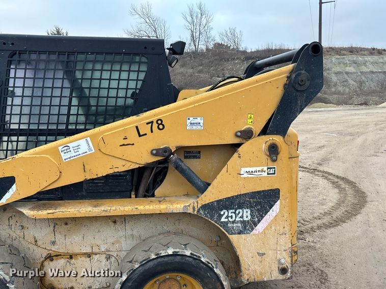 image for item EA4504 2008 Caterpillar 252B2 skid steer loader