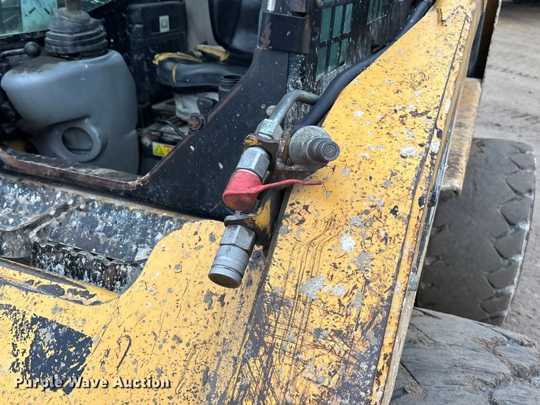 image for item EA4504 2008 Caterpillar 252B2 skid steer loader