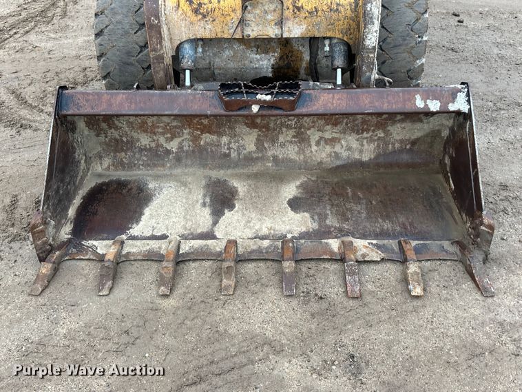 image for item EA4504 2008 Caterpillar 252B2 skid steer loader