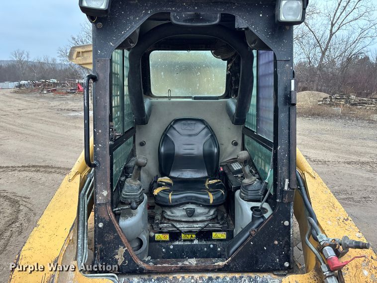image for item EA4504 2008 Caterpillar 252B2 skid steer loader