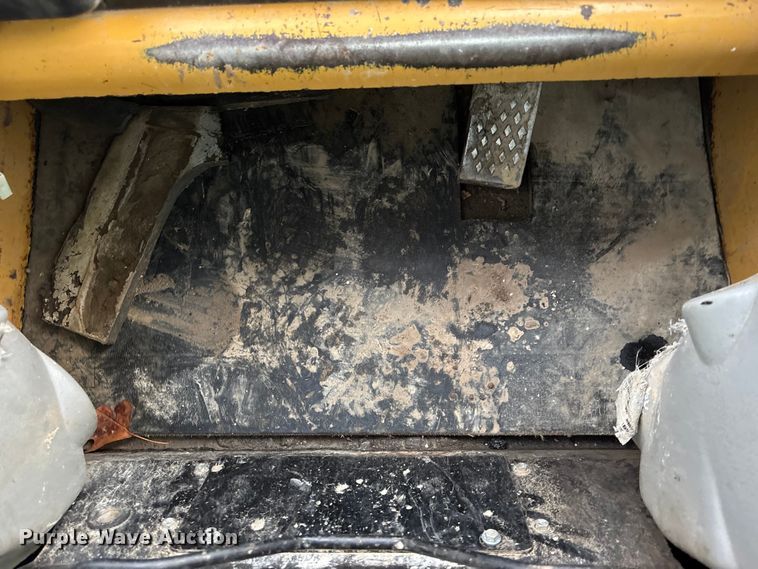 image for item EA4504 2008 Caterpillar 252B2 skid steer loader