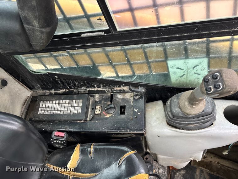 image for item EA4504 2008 Caterpillar 252B2 skid steer loader