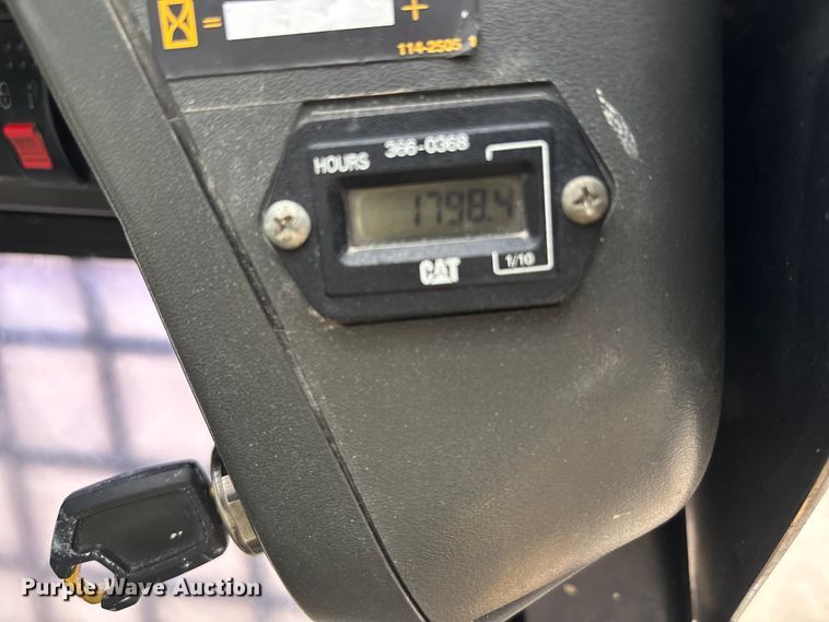 image for item EA4504 2008 Caterpillar 252B2 skid steer loader