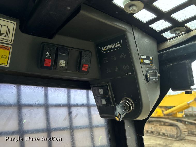 image for item EA4504 2008 Caterpillar 252B2 skid steer loader