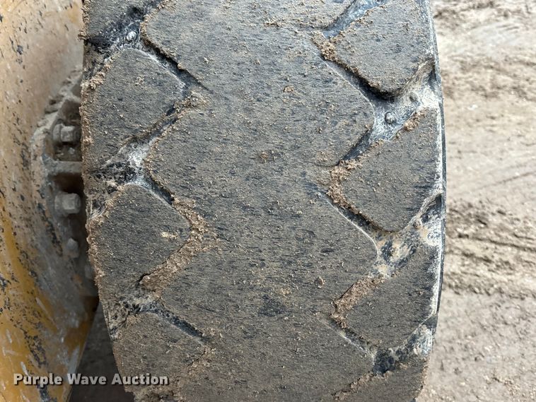 image for item EA4504 2008 Caterpillar 252B2 skid steer loader