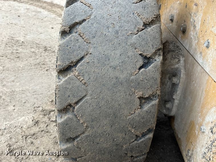 image for item EA4504 2008 Caterpillar 252B2 skid steer loader