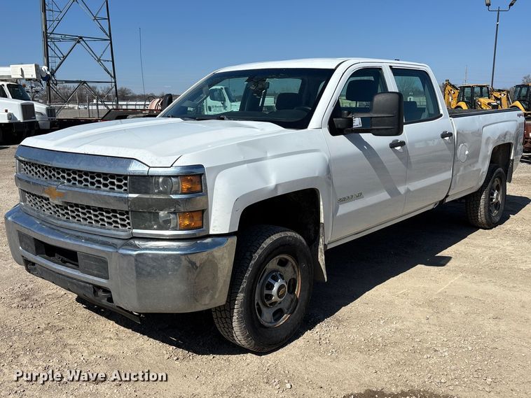 image for item EA4522 2019 Chevrolet Silverado 2500HD Crew Cab pickup truck