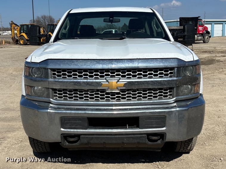 image for item EA4522 2019 Chevrolet Silverado 2500HD Crew Cab pickup truck