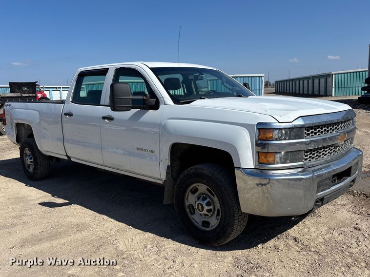 image for item EA4522 2019 Chevrolet Silverado 2500HD Crew Cab pickup truck