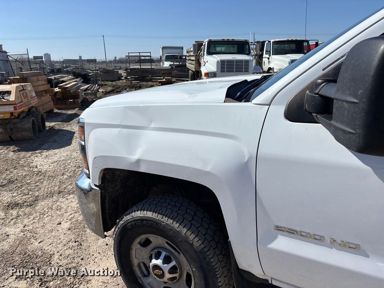 image for item EA4522 2019 Chevrolet Silverado 2500HD Crew Cab pickup truck