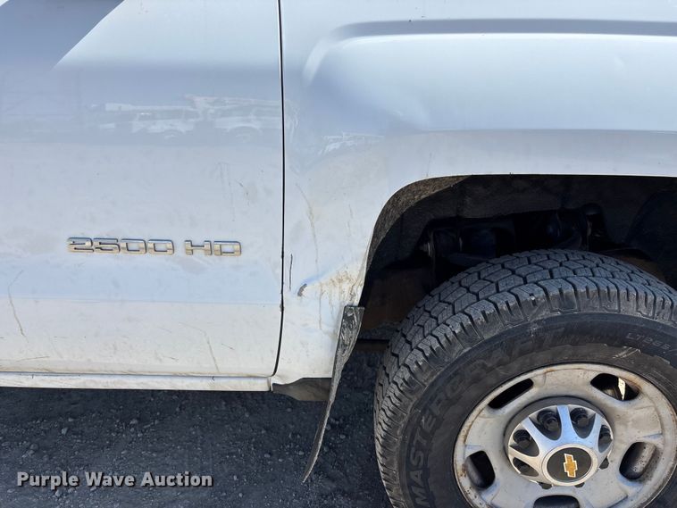 image for item EA4522 2019 Chevrolet Silverado 2500HD Crew Cab pickup truck