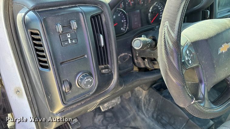 image for item EA4522 2019 Chevrolet Silverado 2500HD Crew Cab pickup truck
