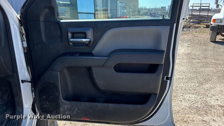 image for item EA4522 2019 Chevrolet Silverado 2500HD Crew Cab pickup truck