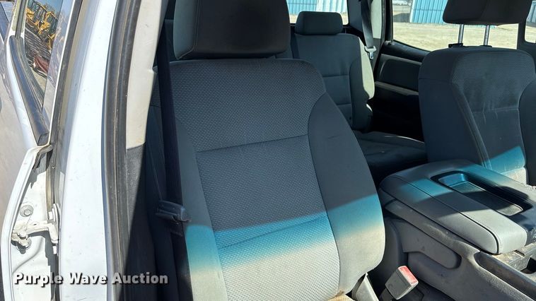 image for item EA4522 2019 Chevrolet Silverado 2500HD Crew Cab pickup truck