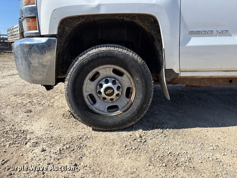 image for item EA4522 2019 Chevrolet Silverado 2500HD Crew Cab pickup truck