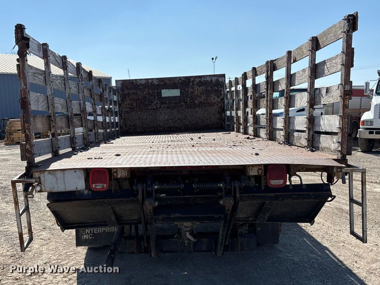 image for item EA4523 2001 International 4700 flatbed truck