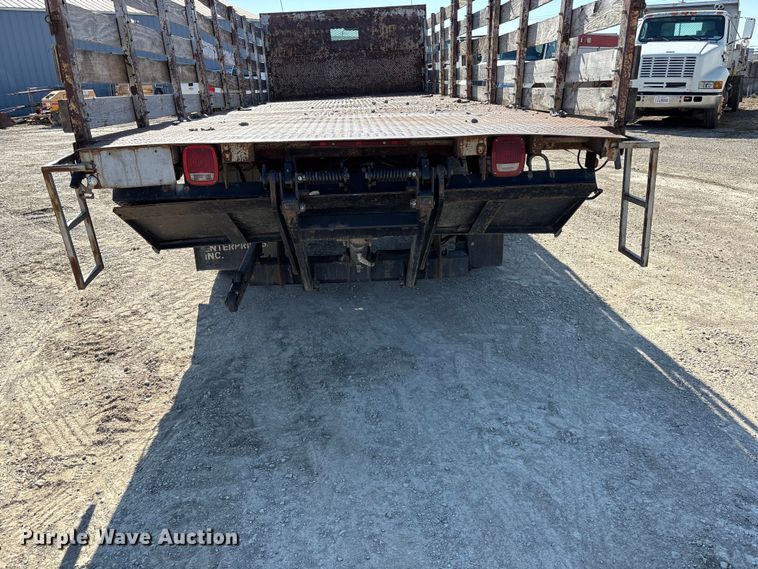 image for item EA4523 2001 International 4700 flatbed truck
