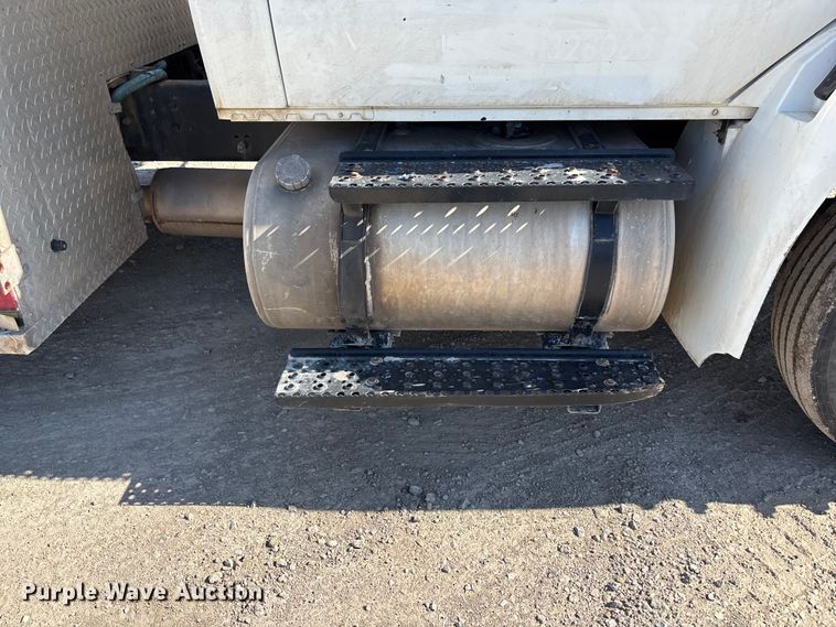 image for item EA4525 2016 International MH025 utility / service truck