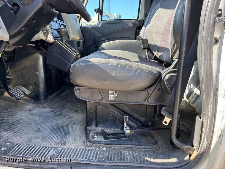 image for item EA4525 2016 International MH025 utility / service truck