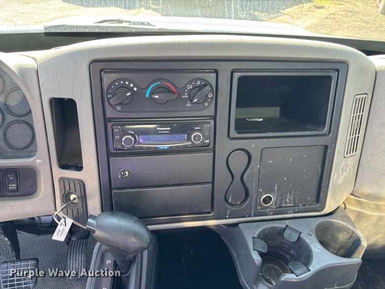 image for item EA4525 2016 International MH025 utility / service truck