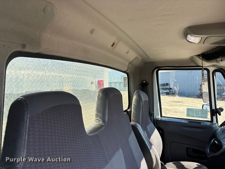 image for item EA4525 2016 International MH025 utility / service truck