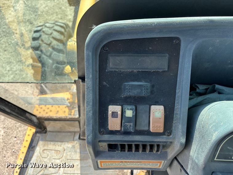 image for item EA4526 2000 Caterpillar 416C backhoe