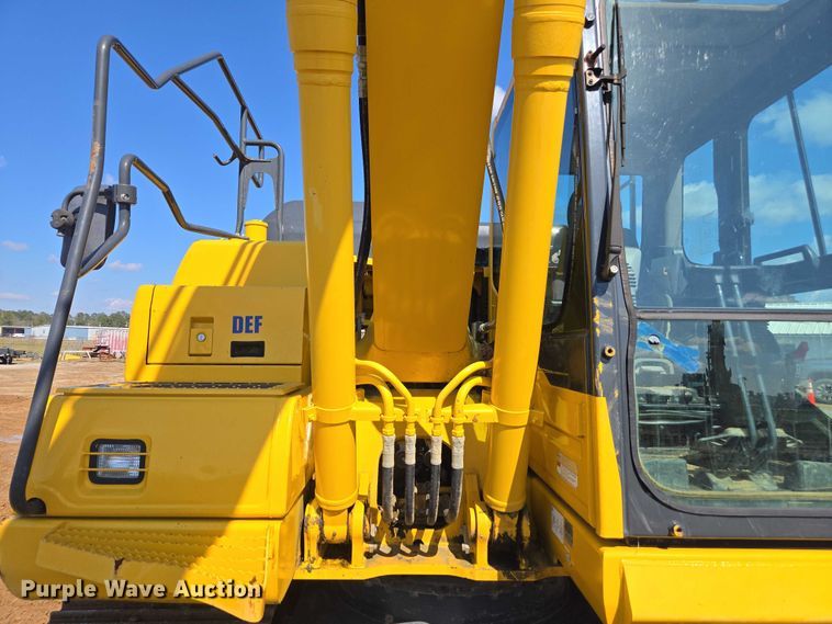 image for item EA5447 2021 Komatsu PC170LC-11 excavator
