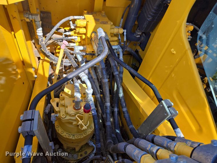 image for item EA5447 2021 Komatsu PC170LC-11 excavator