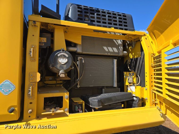 image for item EA5447 2021 Komatsu PC170LC-11 excavator