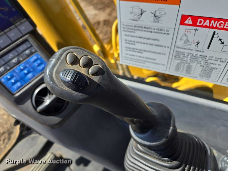 image for item EA5447 2021 Komatsu PC170LC-11 excavator