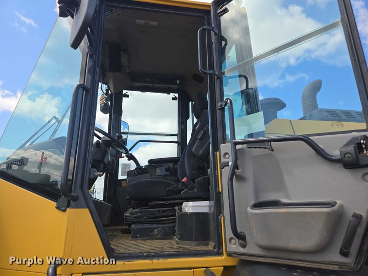 image for item EA5448 2021 Komatsu W320-8 wheel loader