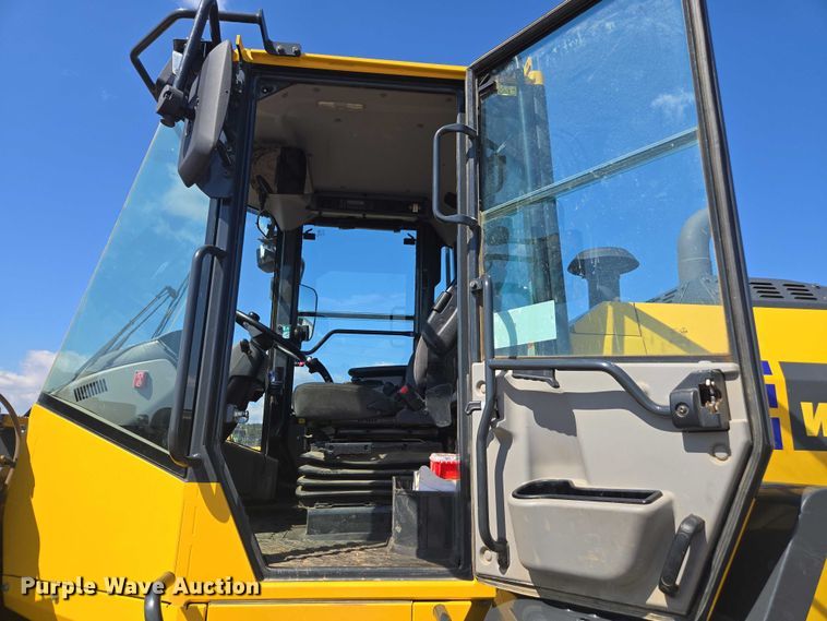 image for item EA5450 2022 Komatsu WA320-8 wheel loader