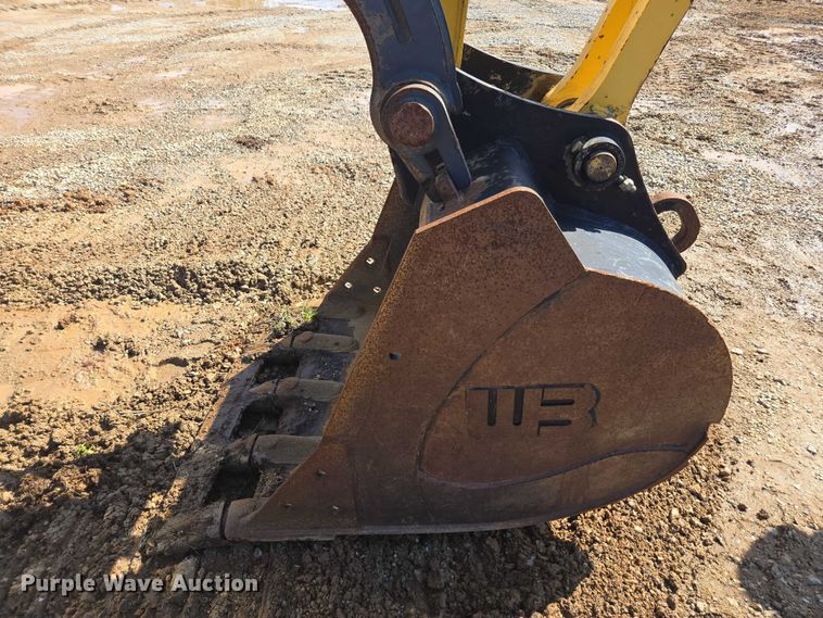 image for item EA5451 2021 Komatsu PC170LC-11 excavator