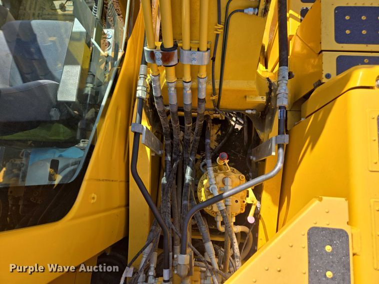 image for item EA5451 2021 Komatsu PC170LC-11 excavator
