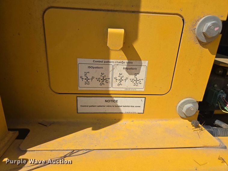 image for item EA5451 2021 Komatsu PC170LC-11 excavator