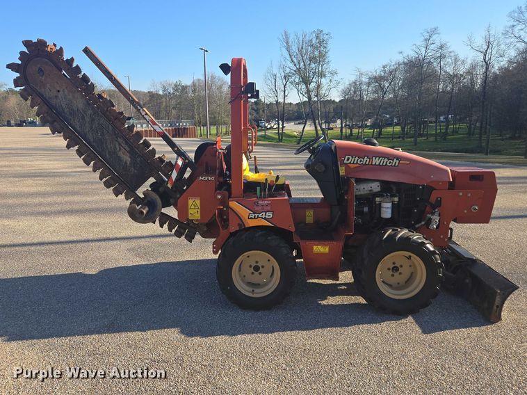 image for item EA5460 2016 Ditch Witch RT45 trencher
