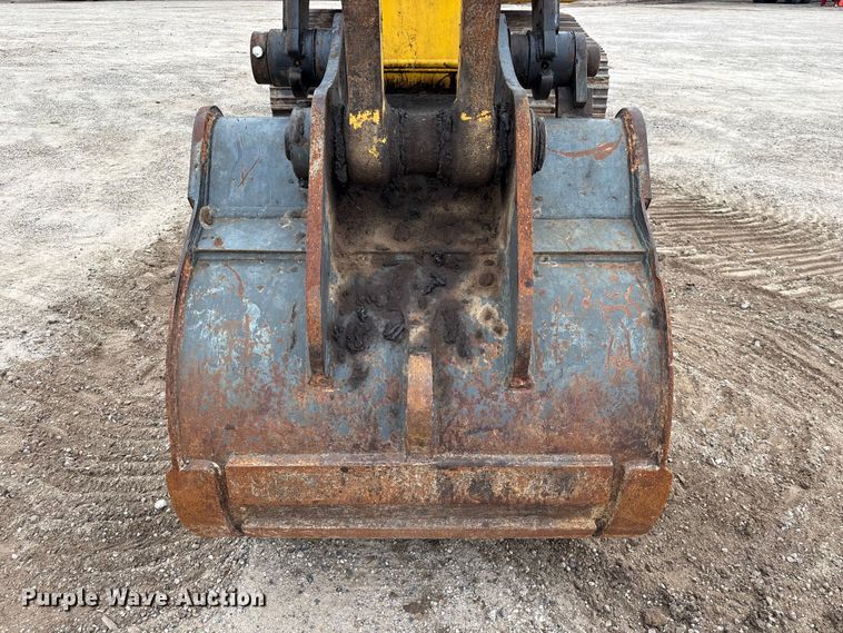 image for item EA7230 2019 Komatsu PC170LC-11 excavator