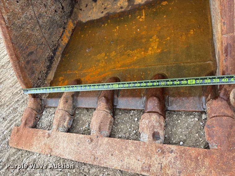 image for item EA7230 2019 Komatsu PC170LC-11 excavator