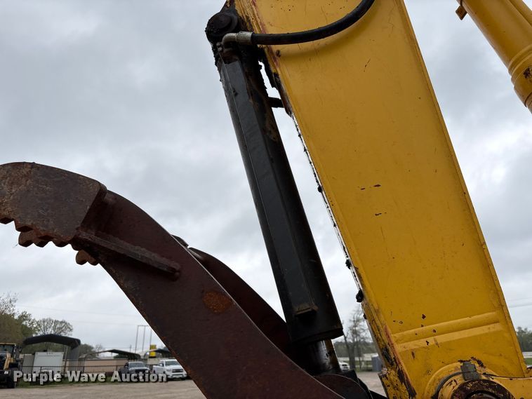 image for item EA7230 2019 Komatsu PC170LC-11 excavator