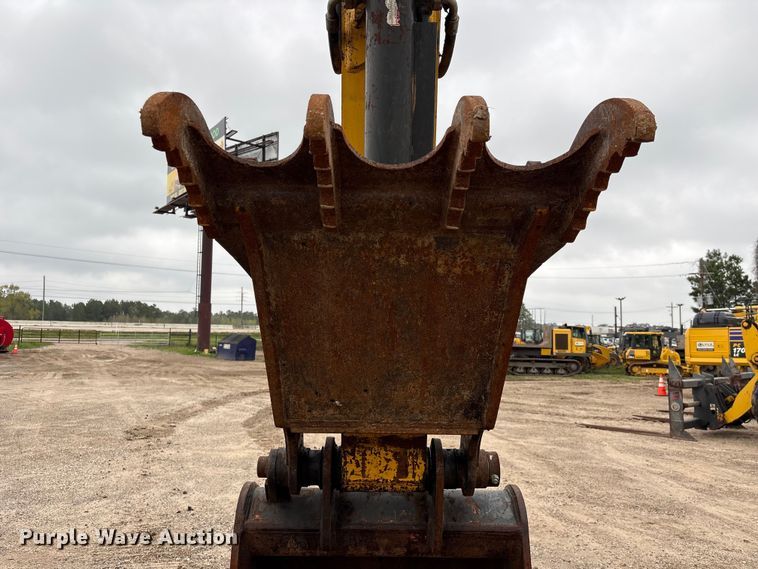 image for item EA7230 2019 Komatsu PC170LC-11 excavator