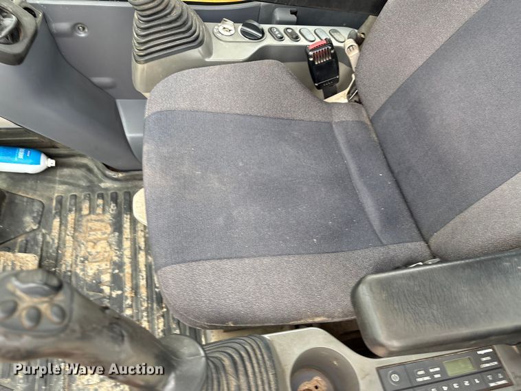 image for item EA7230 2019 Komatsu PC170LC-11 excavator