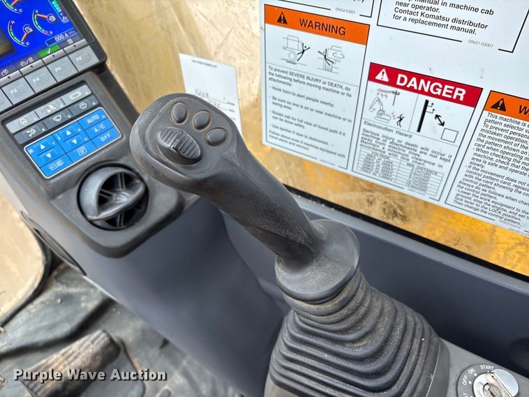 image for item EA7230 2019 Komatsu PC170LC-11 excavator