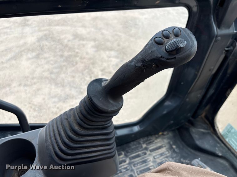 image for item EA7230 2019 Komatsu PC170LC-11 excavator